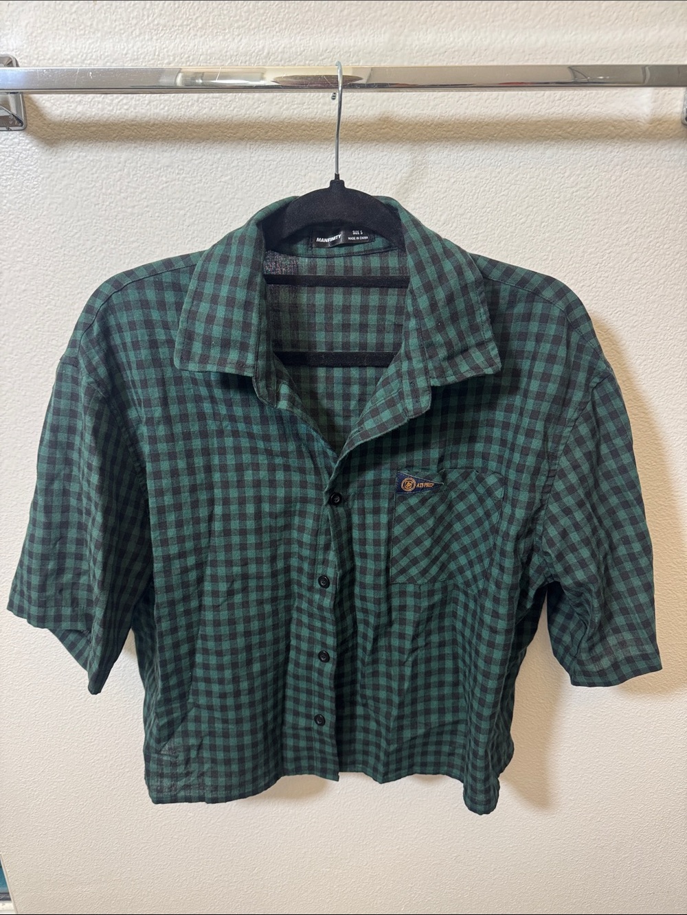 Men’s XS Crop top never worn